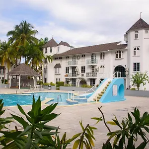  Apartment Czar's Oasis B27 @ Jamaica